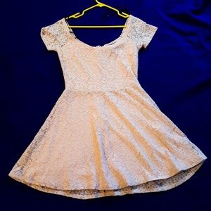 Forever 21 Light Pink Floral Lace Dress